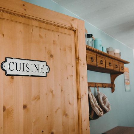 Féron Au Charme D'Antan B&B 외부 사진