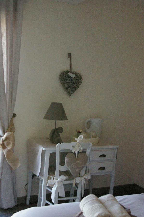 Féron Au Charme D'Antan B&B 외부 사진