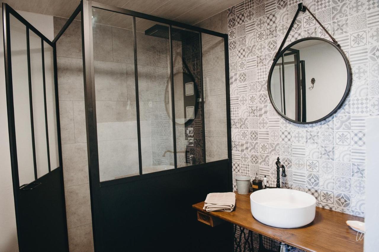 Féron Au Charme D'Antan B&B 외부 사진
