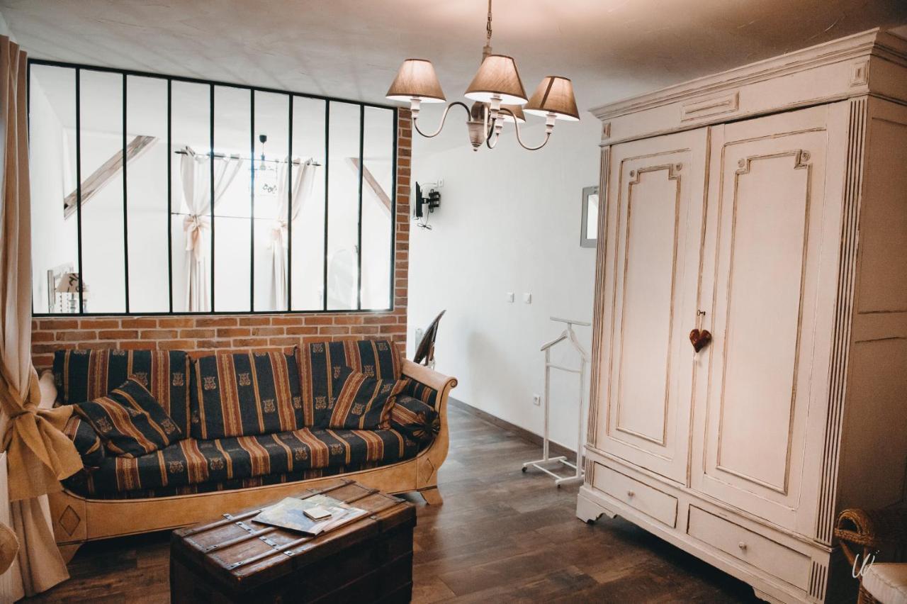 Féron Au Charme D'Antan B&B 외부 사진