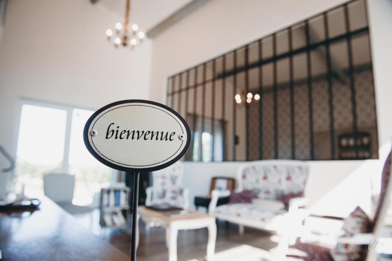 Féron Au Charme D'Antan B&B 외부 사진