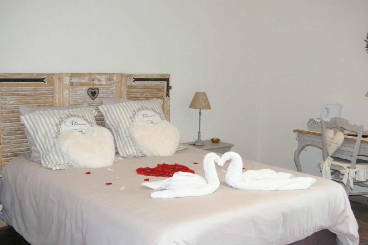 Féron Au Charme D'Antan B&B 외부 사진