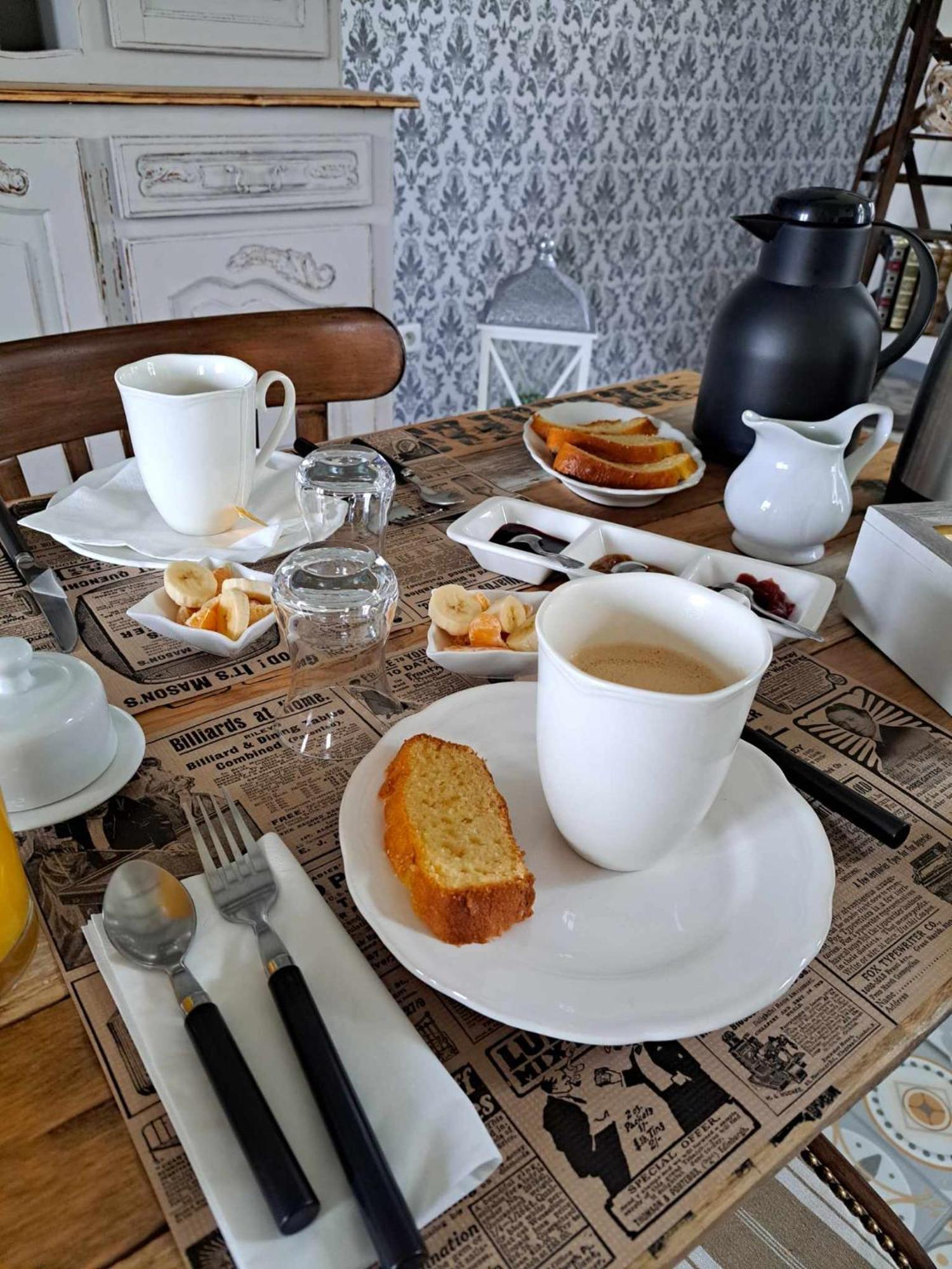 Féron Au Charme D'Antan B&B 외부 사진