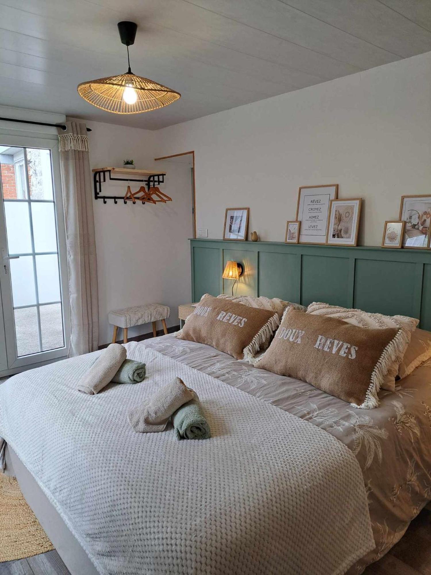 Féron Au Charme D'Antan B&B 외부 사진